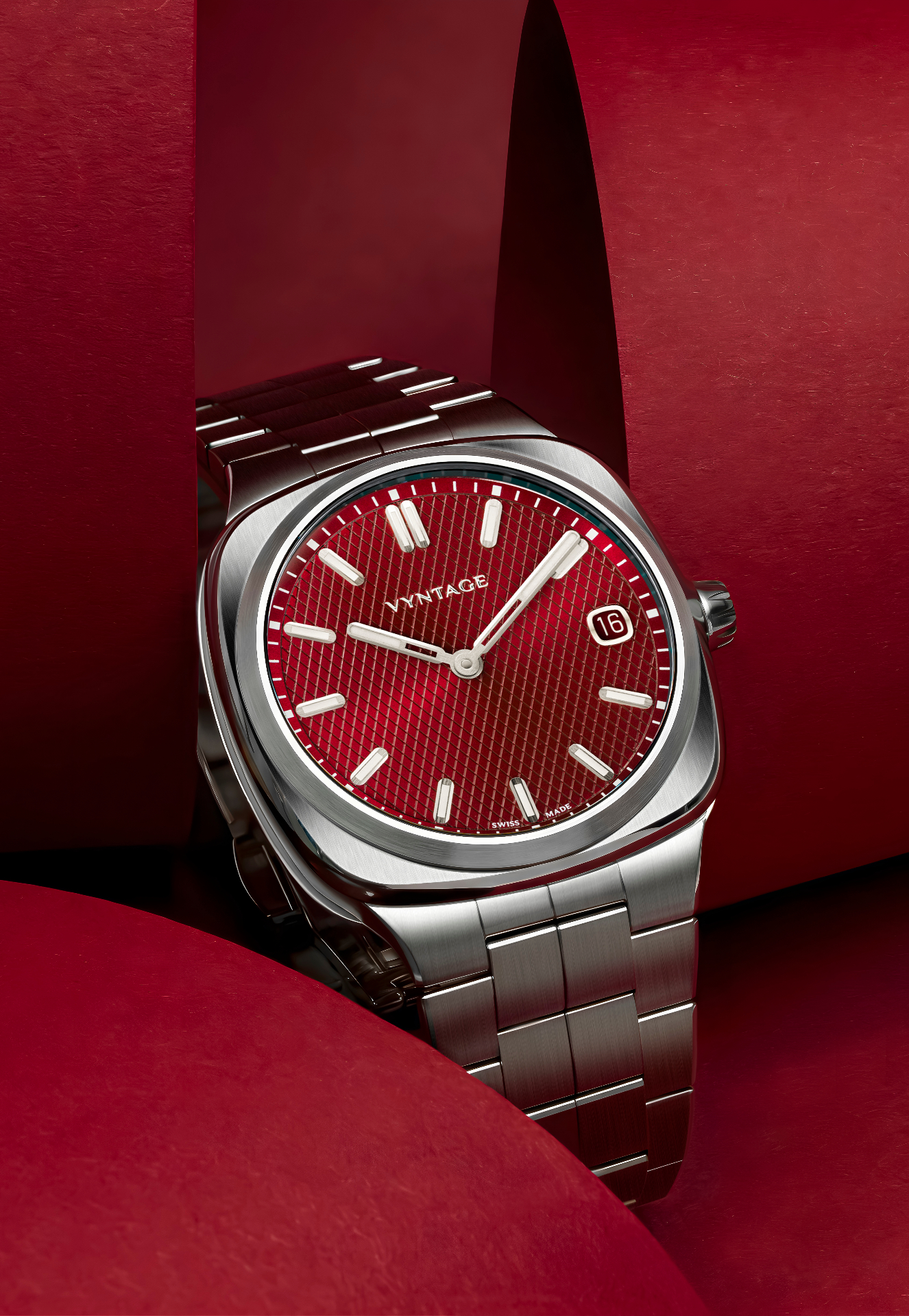 Vyntage Strata red dial watch bracelet detail